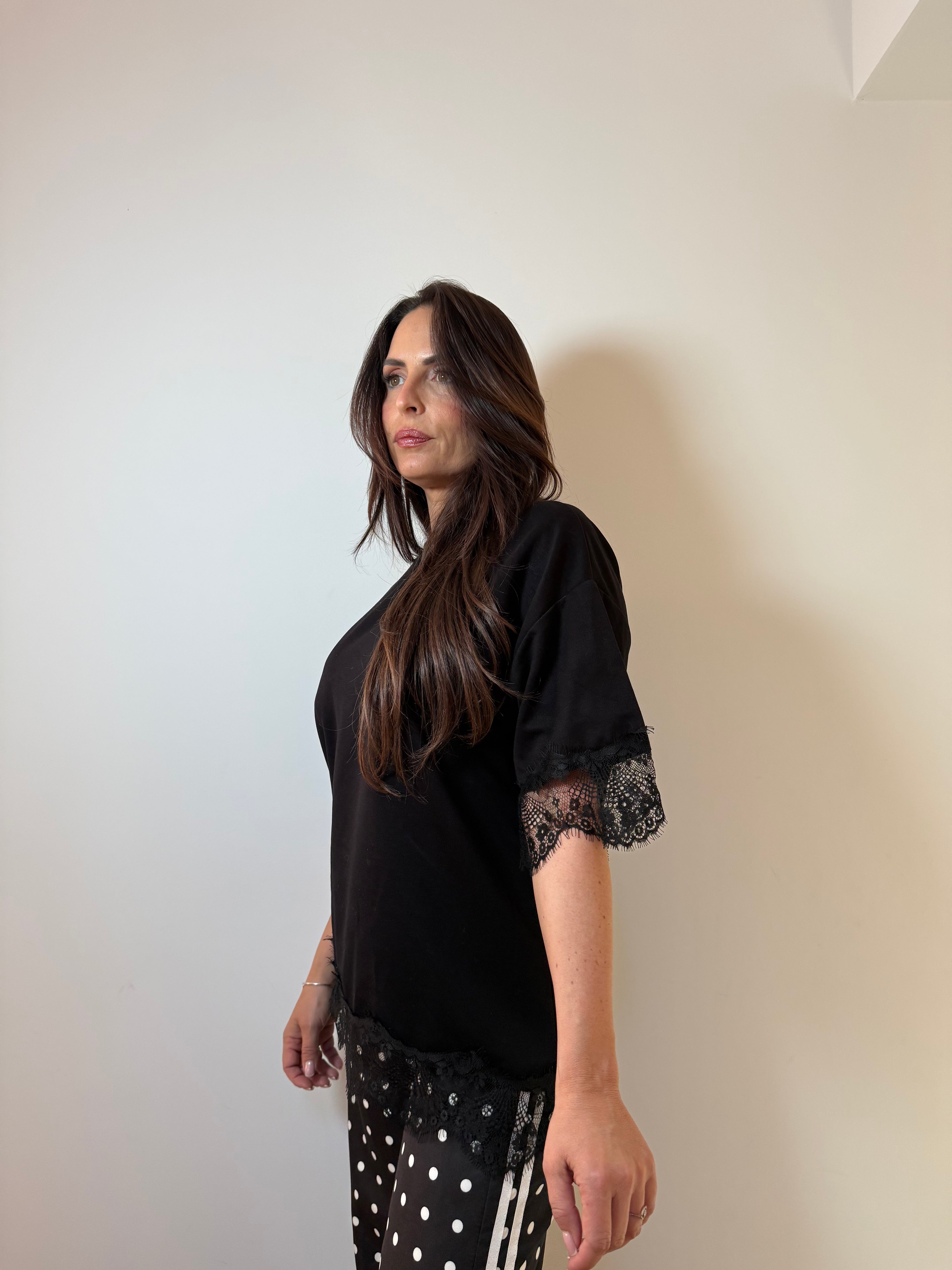 T-shirt ample asymétrique dentelle
