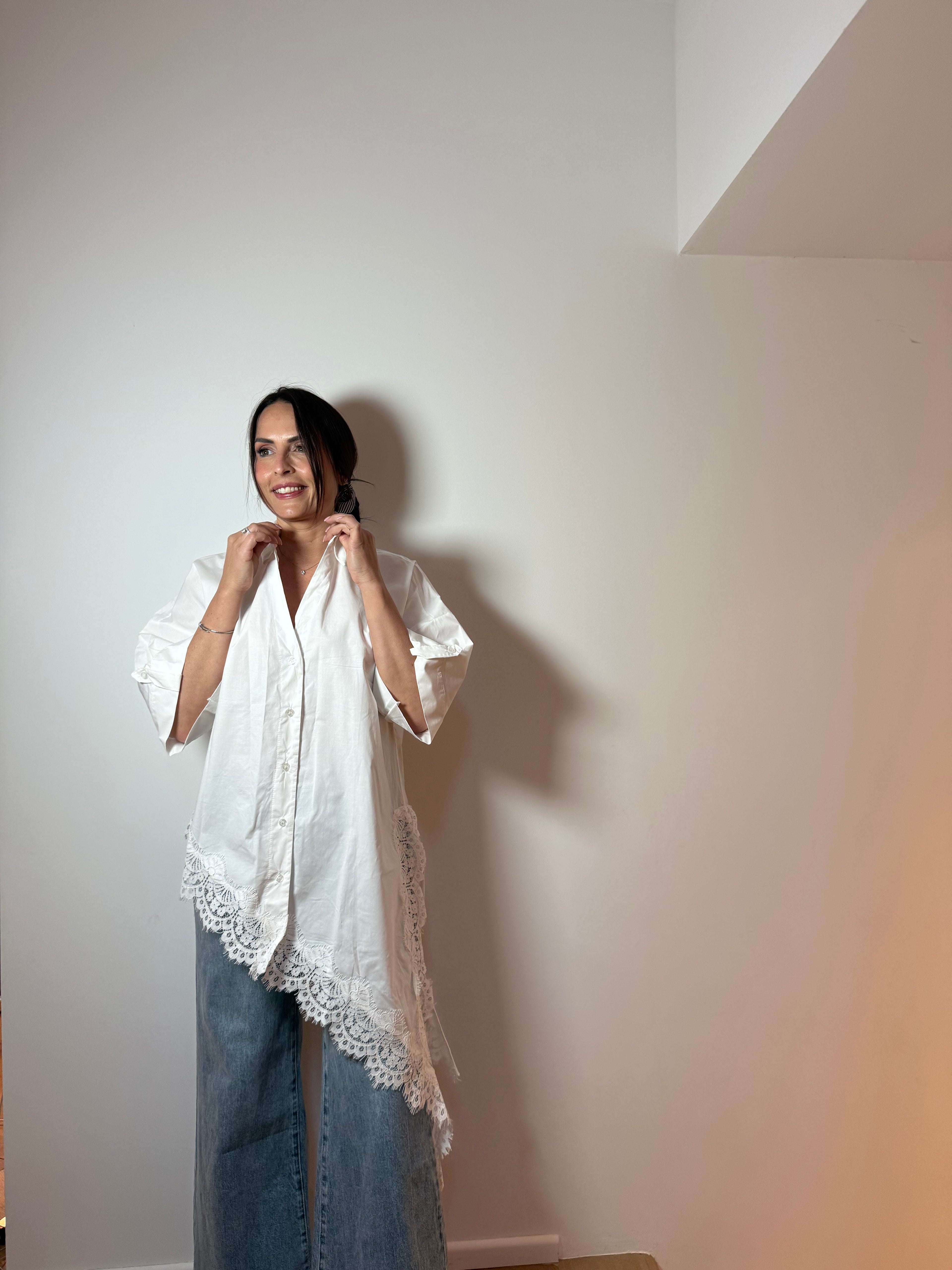 Chemise blanche asymétrique dentelle