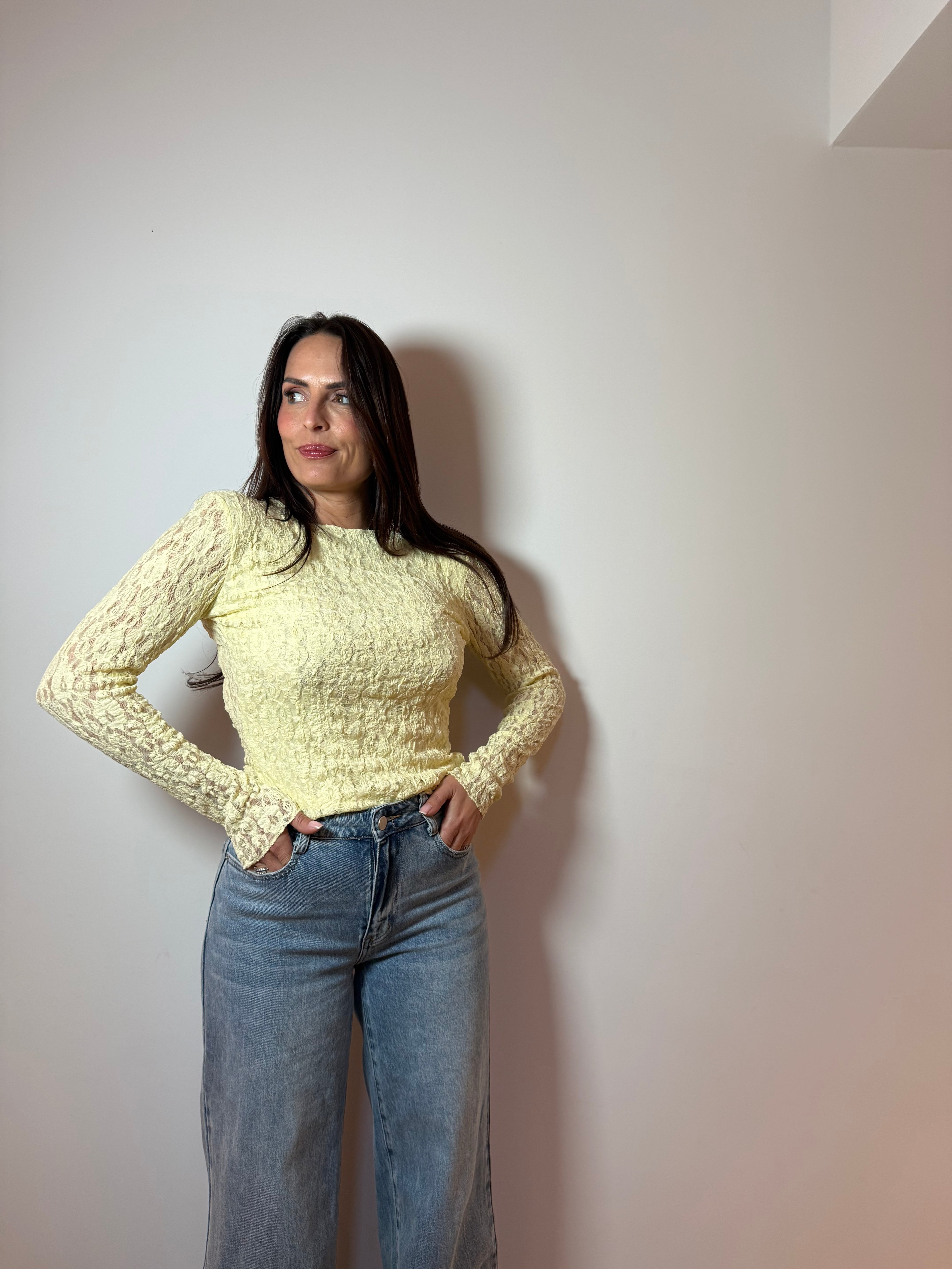 Top dentelle jaune doublé devant