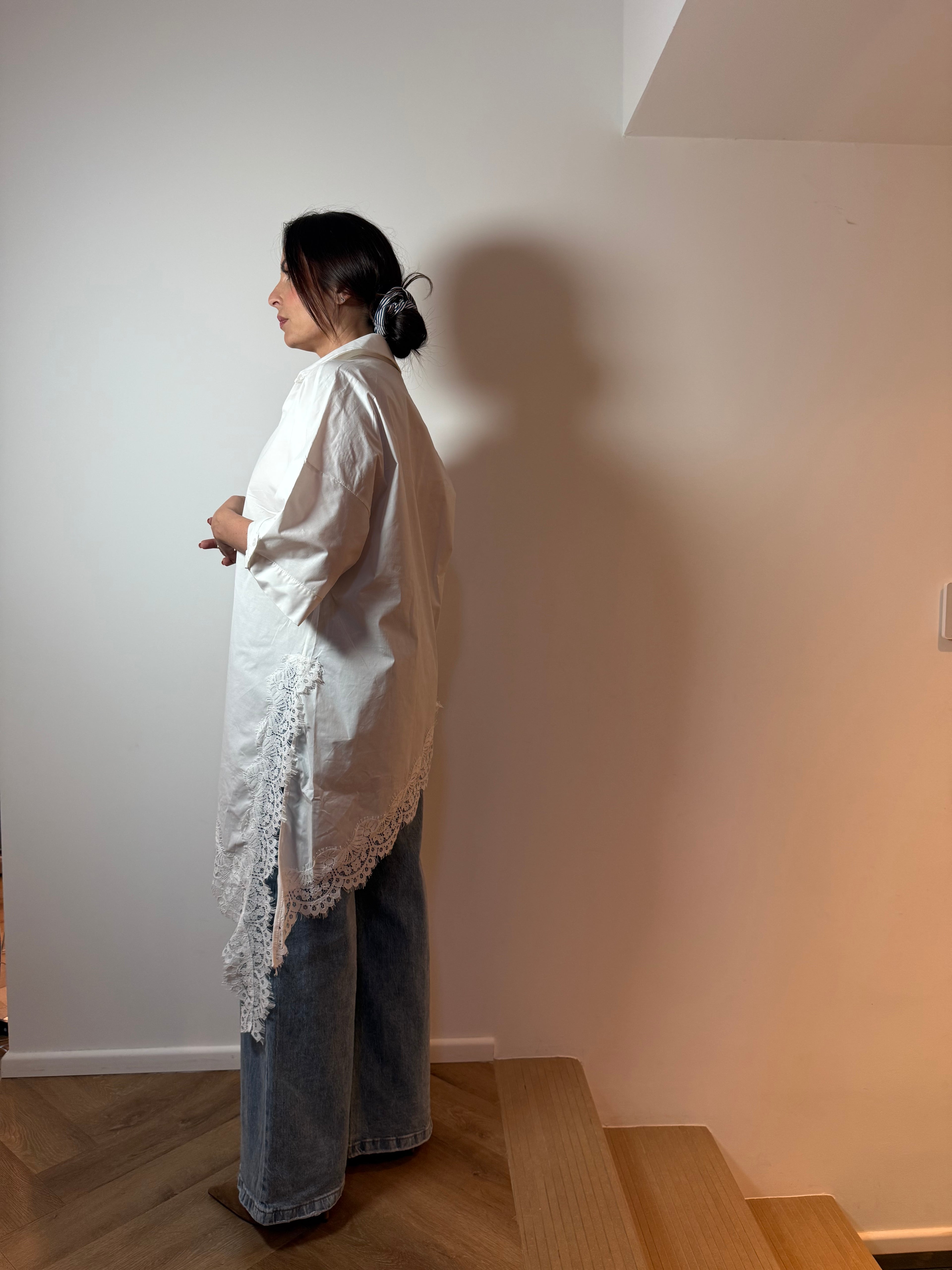 Chemise blanche asymétrique dentelle