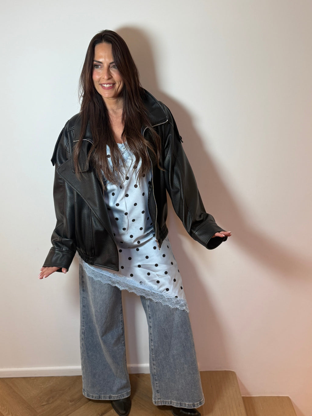 Top en dentelle asymétrique polka dots