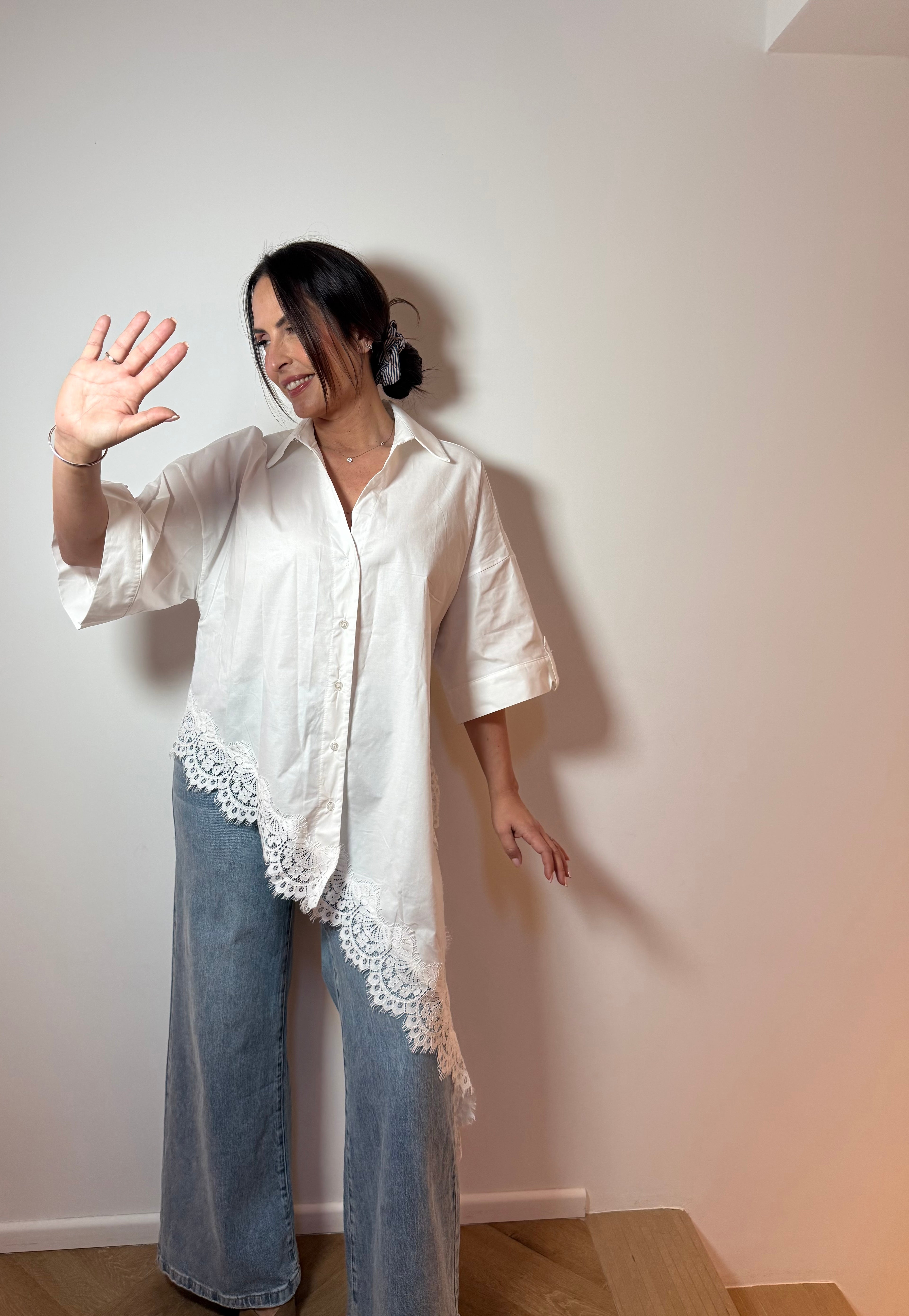 Chemise blanche asymétrique dentelle