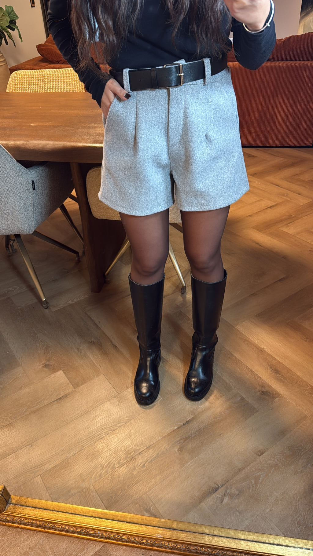 Short Claire