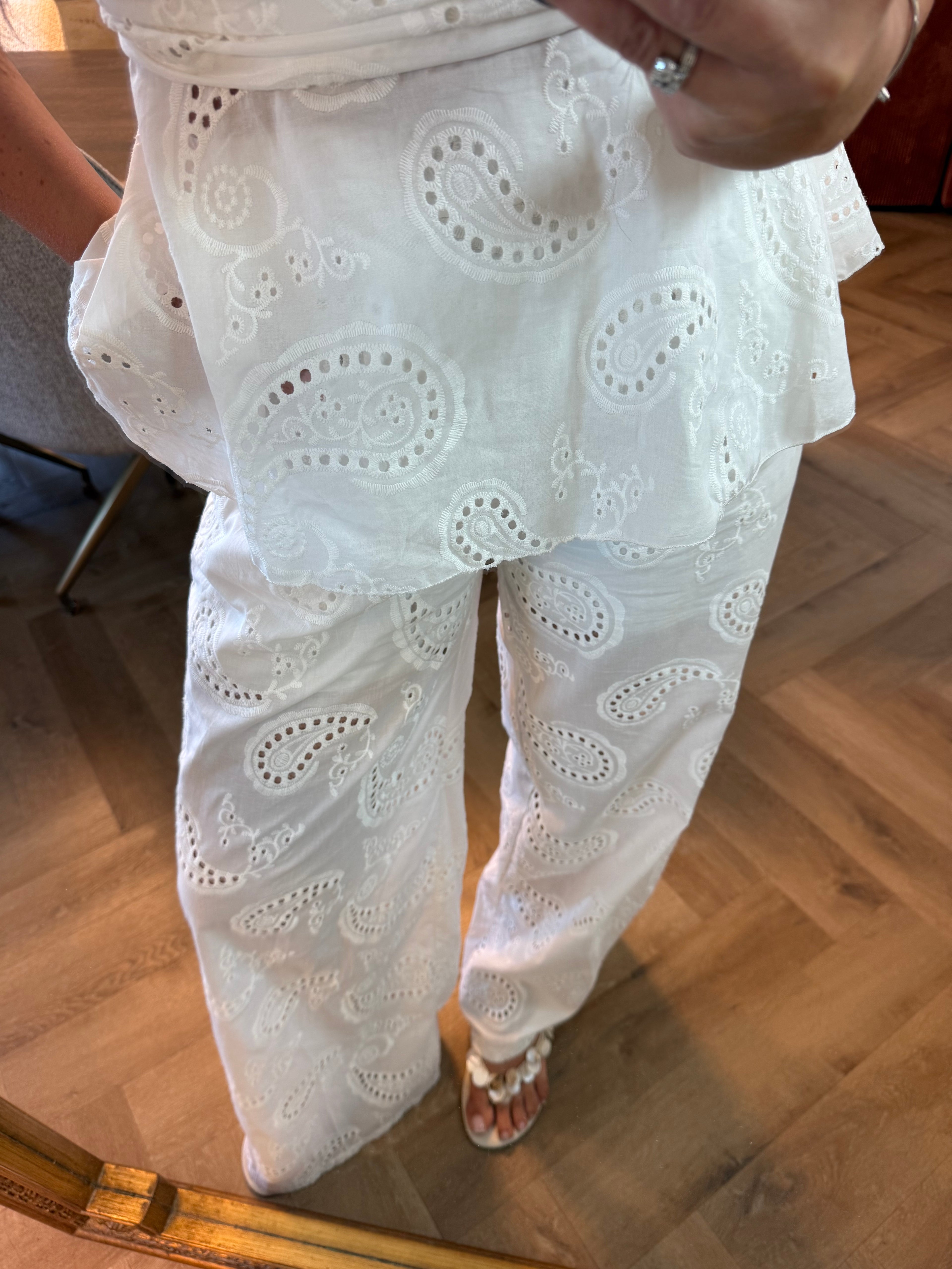 Ensemble broderie blanche
