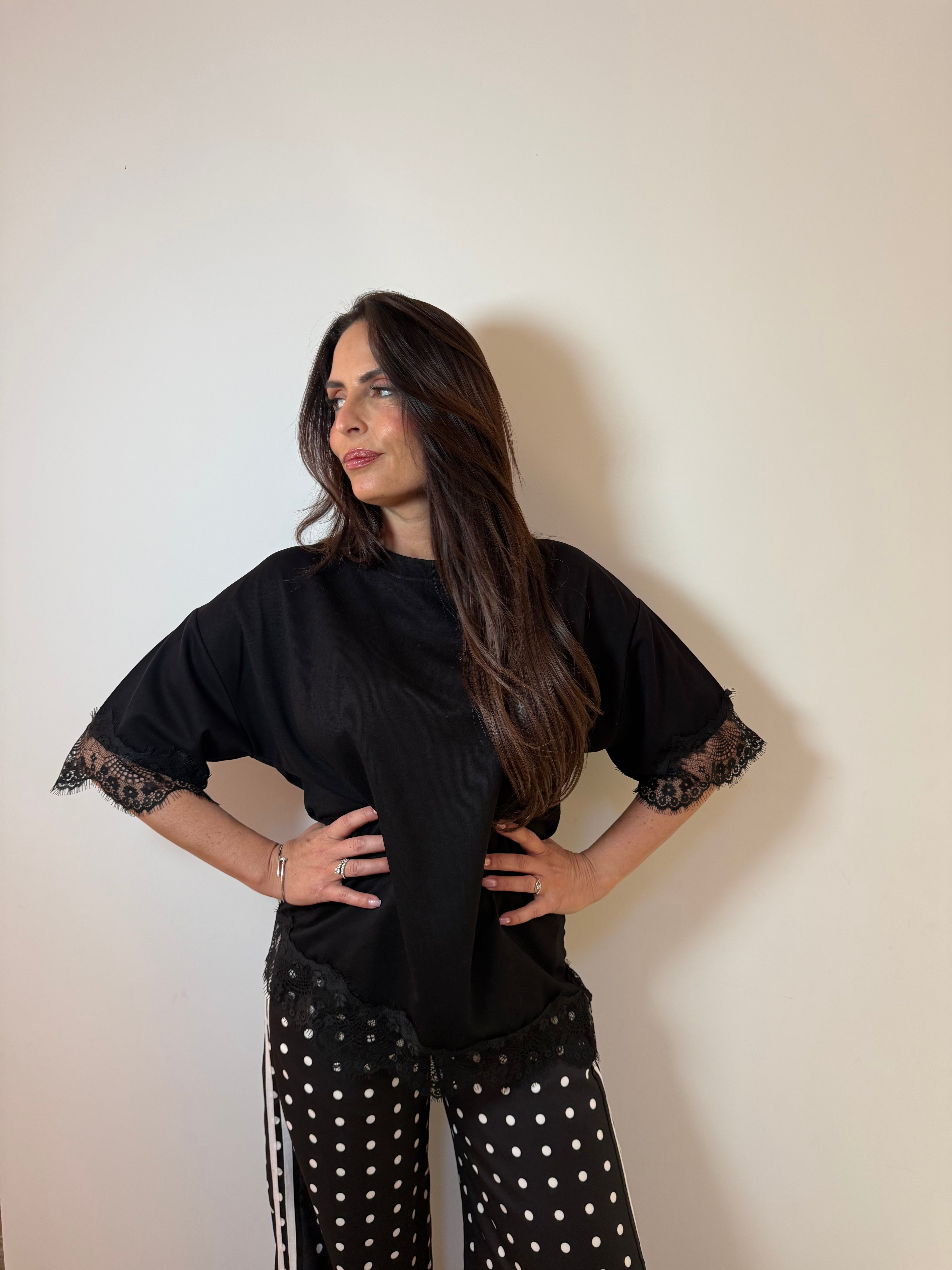 T-shirt ample asymétrique dentelle